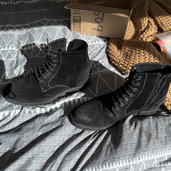 CALTO Men’s Size 12 Black Suede Elevator Boots + Slides Bundle - Picture 7 of 14